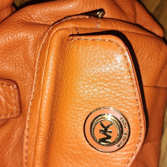 M.K. Shoulder Bag - Picture 9 of 10